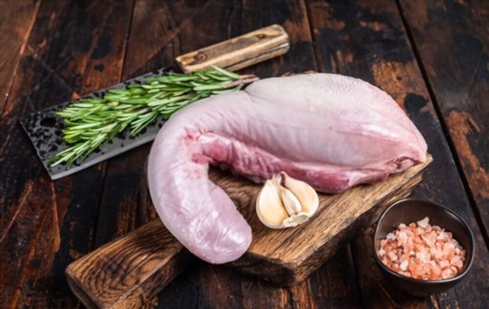 what cow tongue taste like
